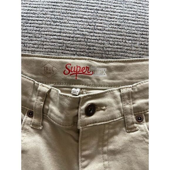 True Craft Super stretch khaki shorts, boys 14 - Picture 2 of 7